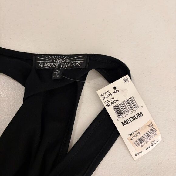 Almost Famous Tank Top Women's Medium Round Neck Ruffle Racerback NWT - Picture 9 of 10